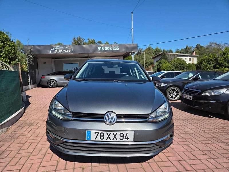 Usado VW Golf VII 116 HP (85 kW) 2019 Cinzento Citadino