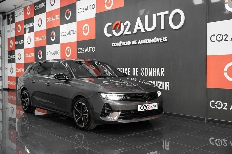 Usado Opel Astra 130 HP (95 kW) 2024 Cinzento