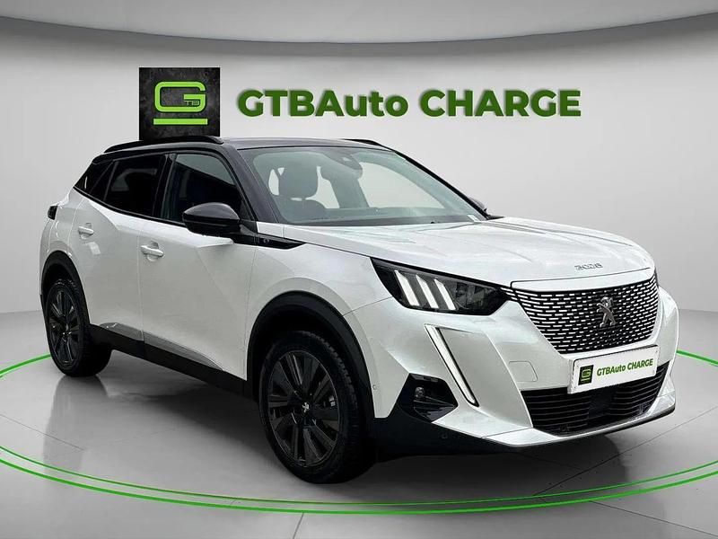 Branco Usado 2022 Peugeot e-2008 GT SUV | € 29.100 (Preço elevado) - Imagem 1/4