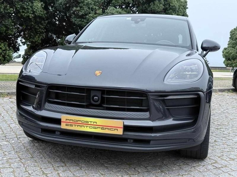 Cinzento Usado 2022 Porsche Macan SUV | € 83.800 (Caro) - Imagem 1/3