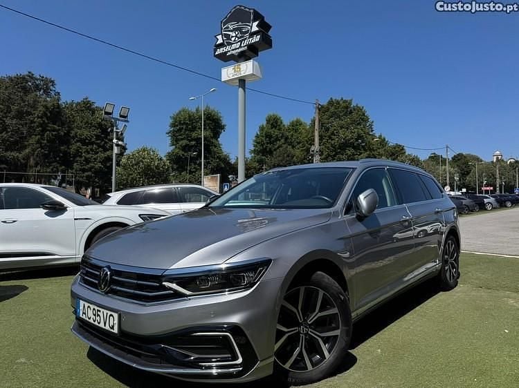 Cinza Usado 2020 VW Passat GTE Carrinha | € 23.750 (Preço justo) - Imagem 1/1
