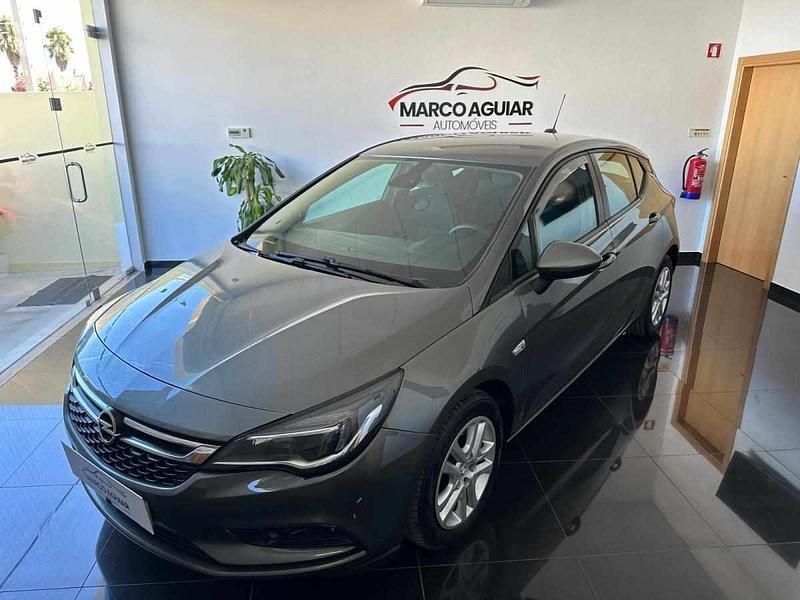 Cinzento Usado 2019 Opel Astra Citadino | € 16.900 - Imagem 1/4