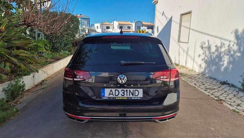 Usado VW Passat 150 HP (110 kW) 2020 Preto Carrinha