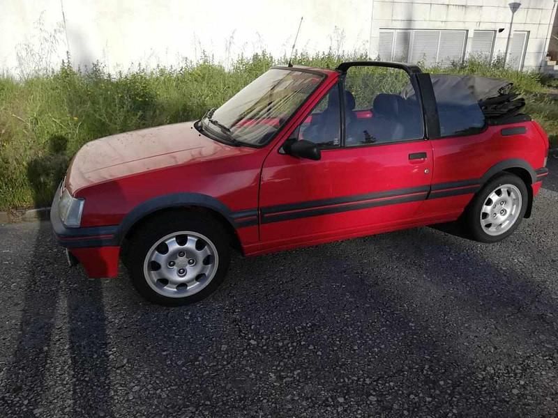 Vermelho Usado 1992 Peugeot 205 Cabrios | € 10.400 - Imagem 1/4