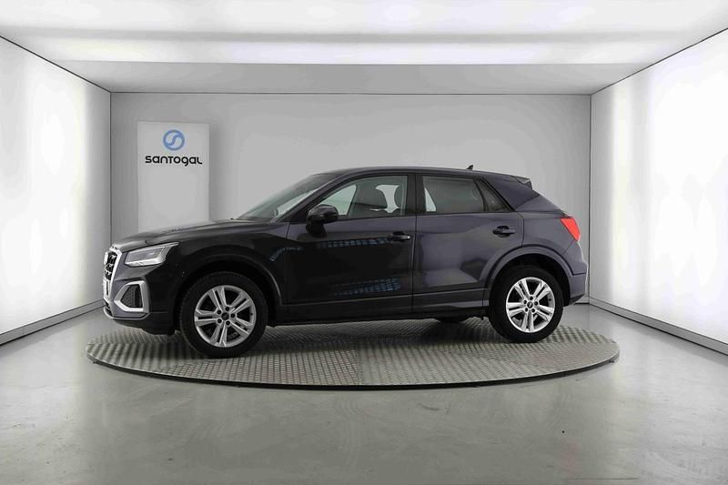 Usado Audi Q2 Advanced 110 HP (80 kW) 2024 Cinza SUV