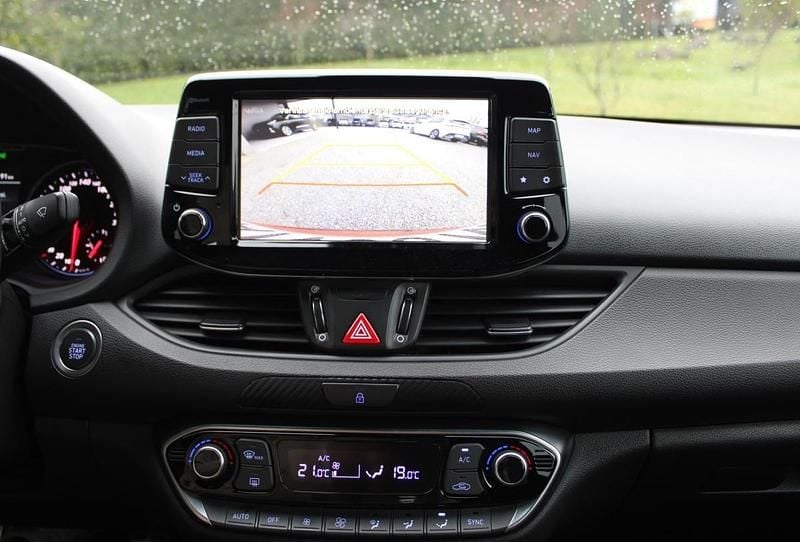 Usado Hyundai i30 275 HP (202 kW) 2019 Vermelho