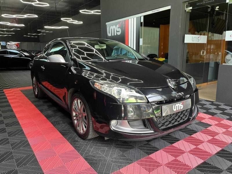 Preto Usado 2011 Renault Mégane III Coupé | € 10.500 (Caro) - Imagem 1/4
