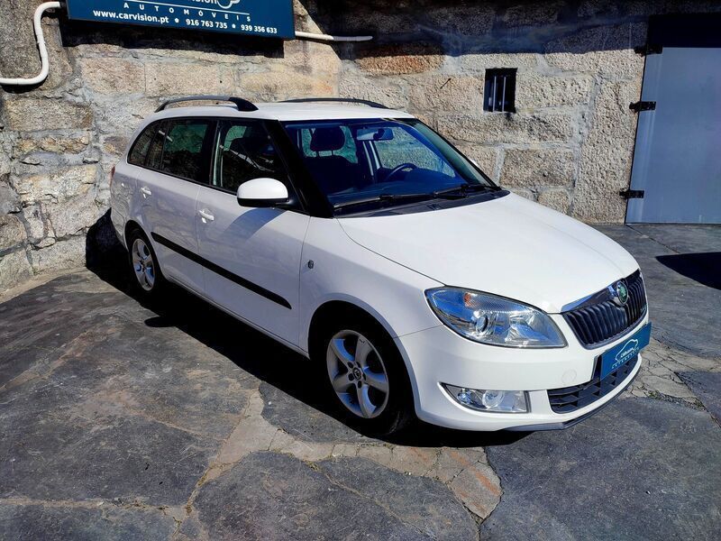Usado Skoda Fabia GreenLine 75 HP (55 kW) 2011 Branco Citadino