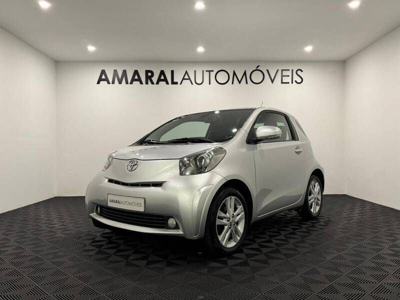 Cinza Usado 2009 Toyota iQ Citadino | € 8.900 (Caro) - Imagem 1/4