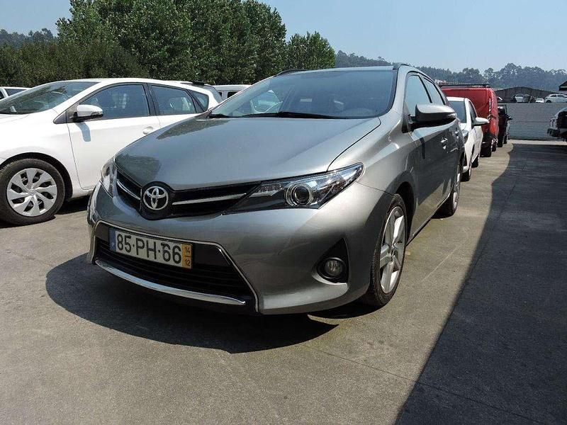 Cinza Usado 2014 Toyota Auris Touring Sports Comfort Carrinha | € 8.500 - Imagem 1/4