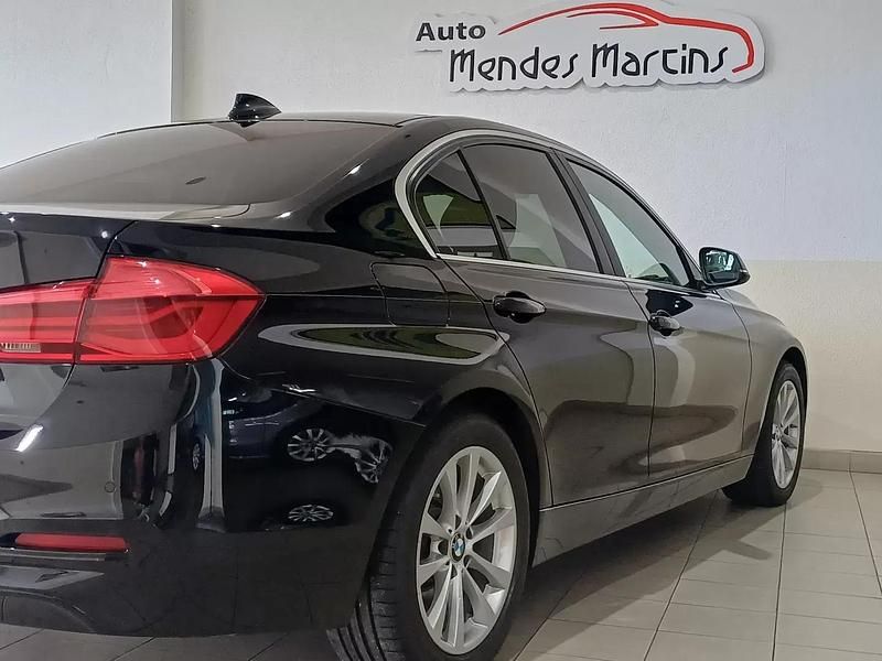 Usado BMW 318 Advantage 150 HP (110 kW) 2017 Preto