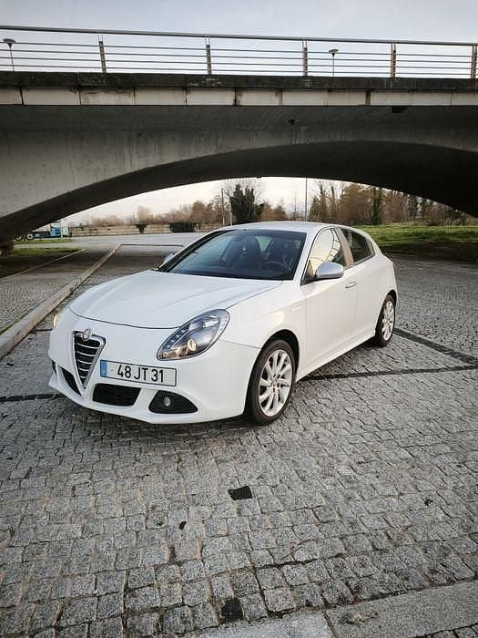 Usado 2010 Alfa Romeo Giulietta Sedan | € 7.000 (Preço justo) - Imagem 1/4