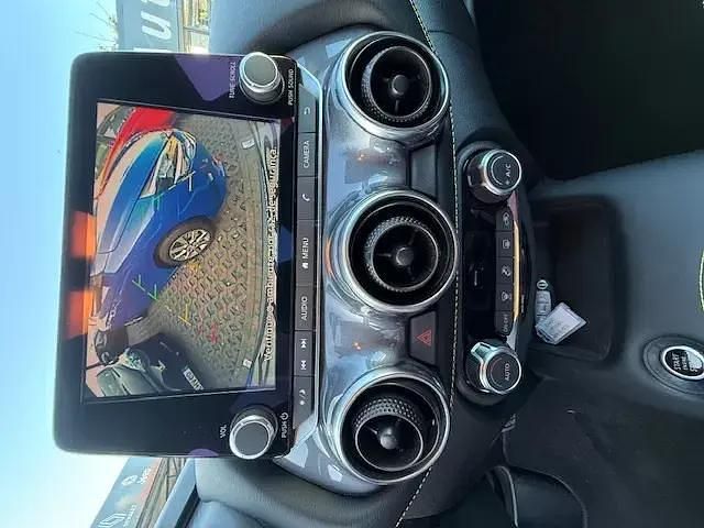 Usado Nissan Kiiro 114 HP (83 kW) 2022 Cinzento Citadino