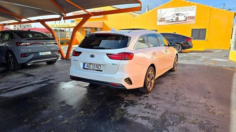 Usado Kia Ceed Sportswagon 136 HP (100 kW) 2020 Branco Carrinha