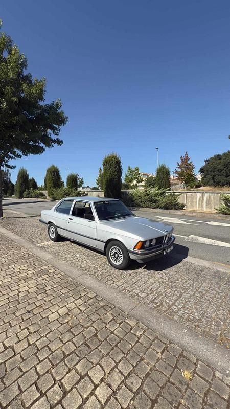 Cinzento Usado 1982 BMW 316 Sedan | € 9.000 - Imagem 1/4