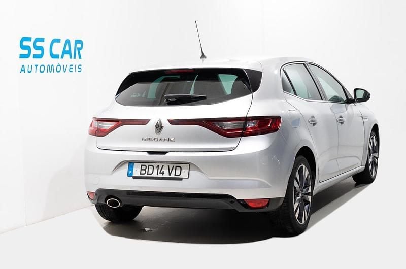 Usado Renault Mégane IV Intens 115 HP (84 kW) 2021 Cinza Citadino