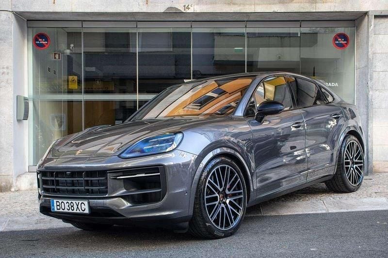 Cinzento Usado 2024 Porsche Cayenne SUV | € 131.900 (Preço justo) - Imagem 1/4