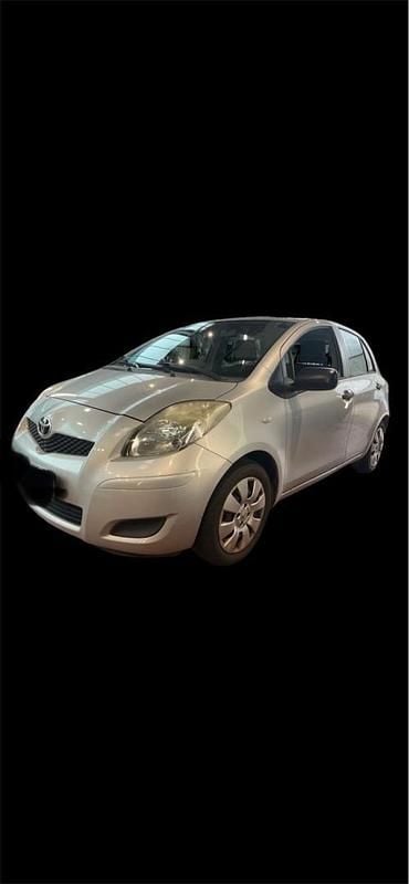 Cinzento Usado 2009 Toyota Yaris | € 6.500 (Preço justo) - Imagem 1/1