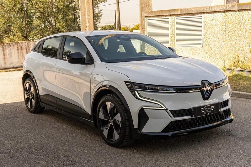 Usado Renault Mégane IV Equilibre 96 kW (131 HP) 2023 Branco