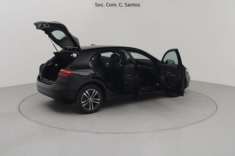 Usado Mercedes A250 218 HP (160 kW) 2024 Preto Sedan