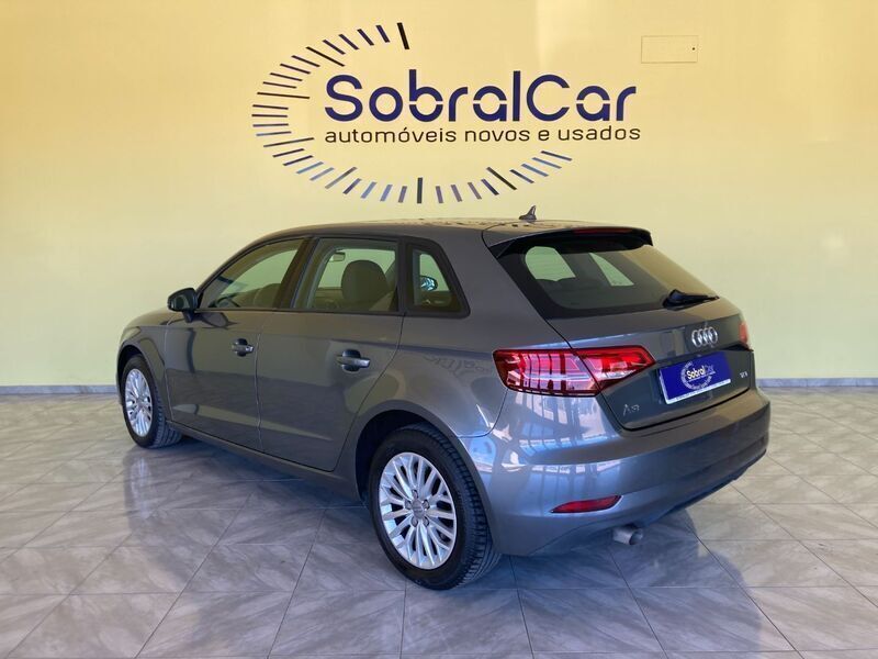 Usado Audi A3 204 HP (150 kW) 2018 Cinza Sedan