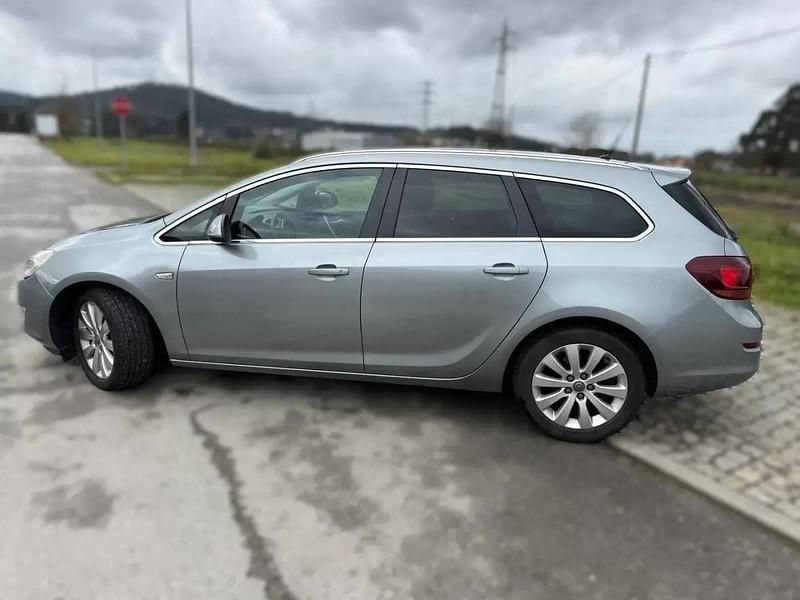 Usado Opel Astra Cosmo 125 HP (91 kW) 2011 Cinza escuro Carrinha
