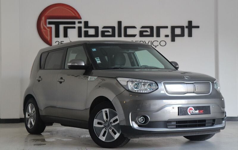 Cinzento (metalizado) Usado 2018 Kia Soul EV 3 SUV | € 11.900 (Preço justo) - Imagem 1/4