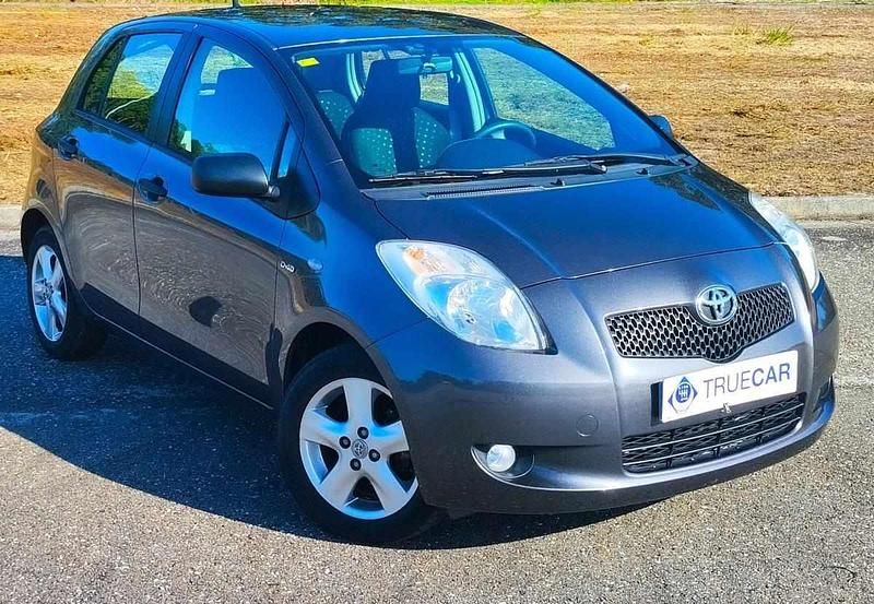 Cinzento Usado 2008 Toyota Yaris | € 9.000 (Preço justo) - Imagem 1/4