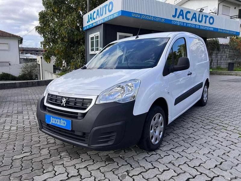 Branco Usado 2018 Peugeot Partner Monovolume | € 11.750 (Bom preço) - Imagem 1/4
