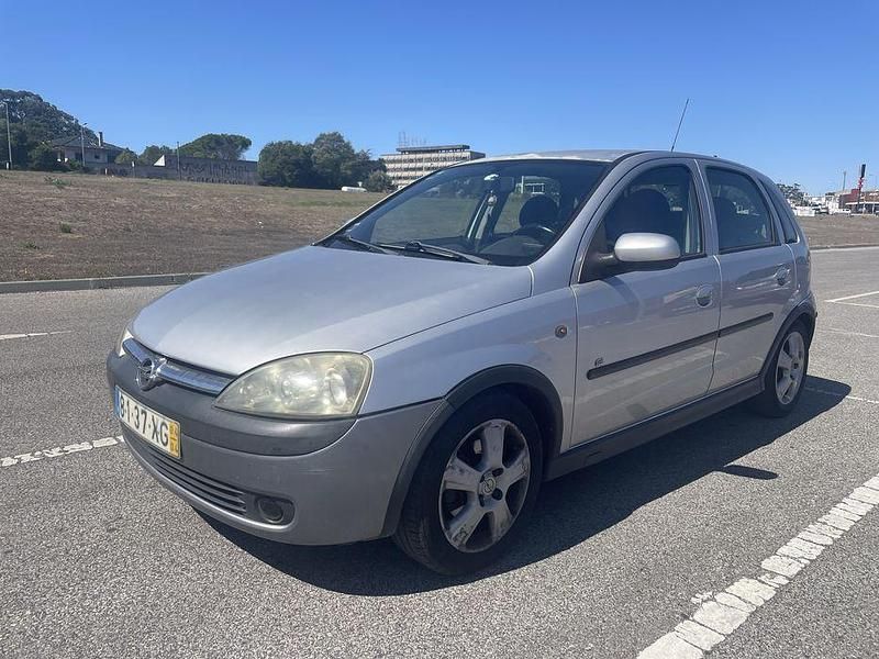 Usado 2004 Opel Corsa Sedan | € 2.250 (Preço justo) - Imagem 1/4