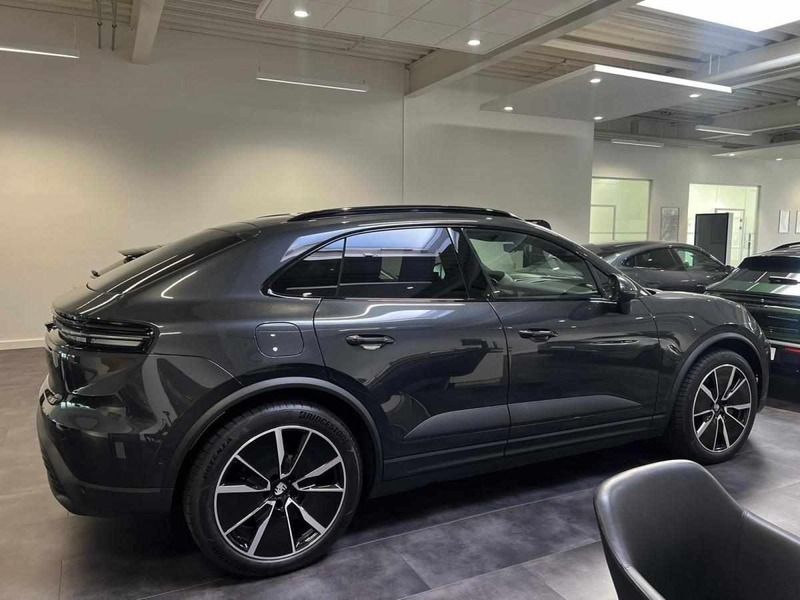 Usado Porsche Macan 284 kW (387 HP) 2024 Preto SUV