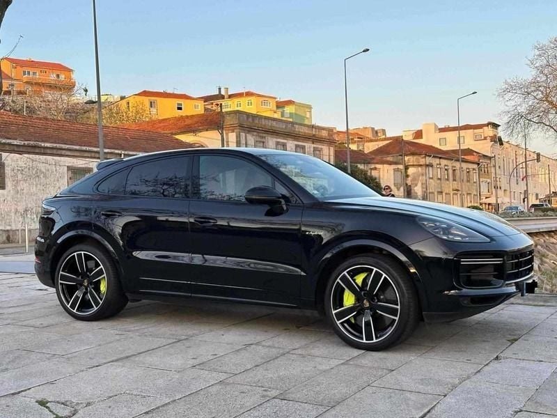 Preto Usado 2020 Porsche Cayenne SUV | € 110.000 - Imagem 1/4