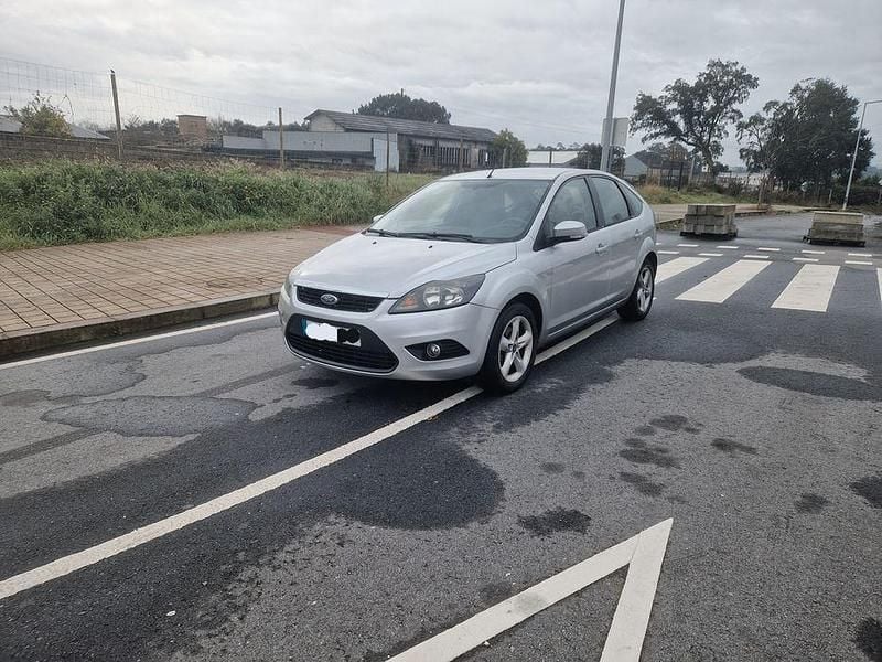 Usado 2010 Ford Focus Sedan | € 4.999 - Imagem 1/4