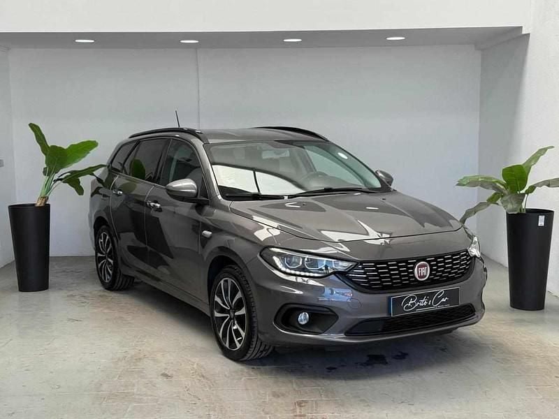 Cinzento Usado 2021 Fiat Tipo Carrinha | € 14.250 (Preço justo) - Imagem 1/4