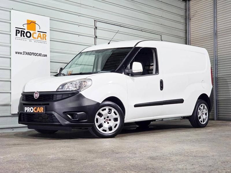 Usado Fiat Doblò 90 HP (66 kW) 2017 Branco Monovolume