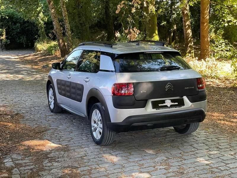 Usado Citroën C4 Cactus 100 HP (73 kW) 2015 Cinzento Citadino