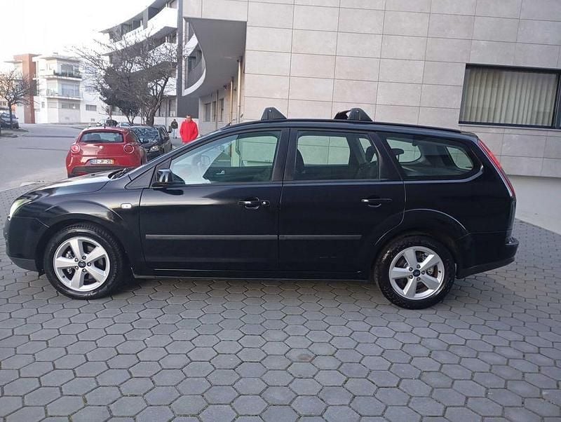 Usado 2006 Ford Focus Sedan | € 3.250 (Preço justo) - Imagem 1/4