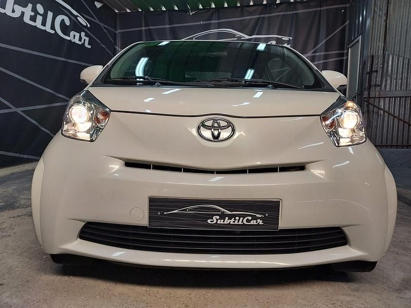 Usado Toyota iQ 68 HP (50 kW) 2009 Branco Citadino