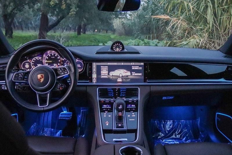 Usado Porsche Panamera 4 462 HP (339 kW) 2018 Cinza Sedan