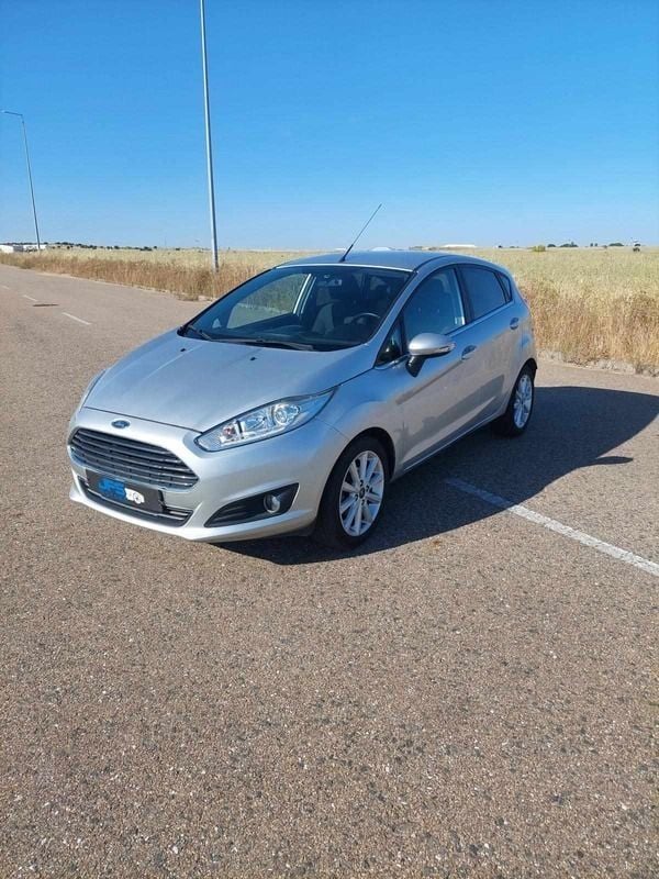 Usado Ford Fiesta Trend 80 HP (58 kW) 2016 Cinza Citadino