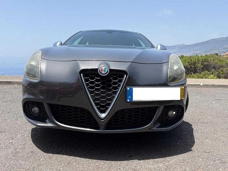 Usado Alfa Romeo Giulietta Distinctive 105 HP (77 kW) 2010 Citadino