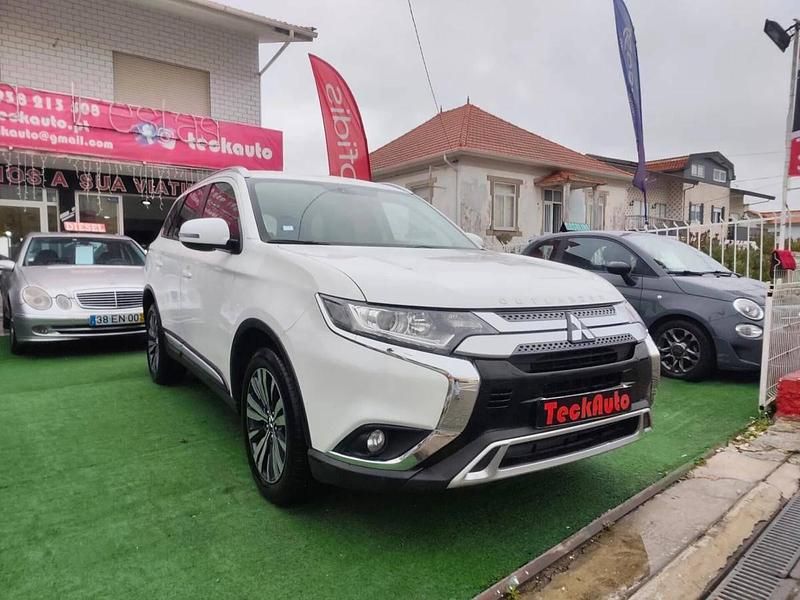 Branco Usado 2020 Mitsubishi Outlander SUV | € 21.980 (Preço justo) - Imagem 1/4