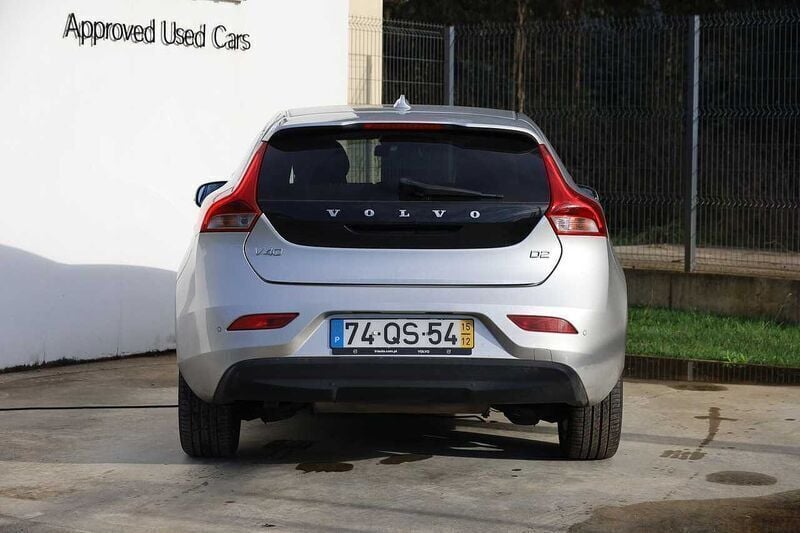 Usado Volvo V40 119 HP (87 kW) 2016 Prateado Carrinha