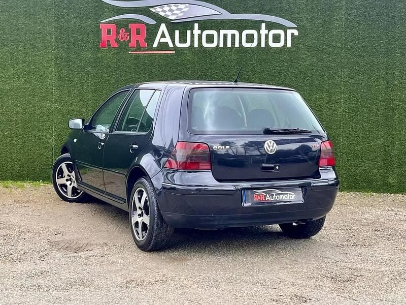 Usado VW Golf IV 130 HP (95 kW) 2002 Preto