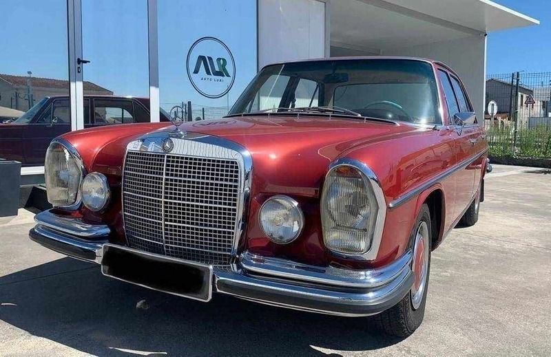Vermelho Usado 1971 Mercedes 280 | € 20.000 - Imagem 1/4