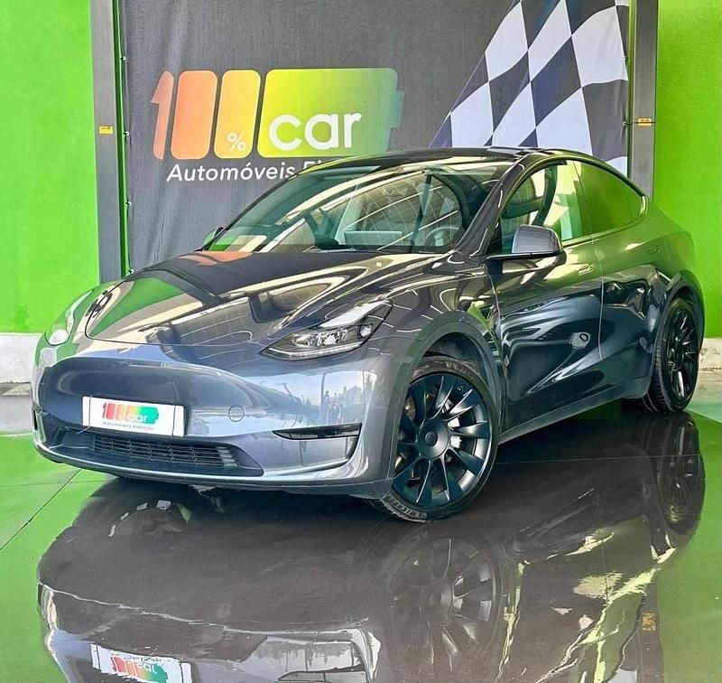 Azul Usado 2023 Tesla Model Y SUV | € 31.750 (Bom preço) - Imagem 1/4