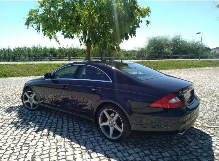 Usado 2007 Mercedes CLS320 Sedan | € 16.000 - Imagem 1/4
