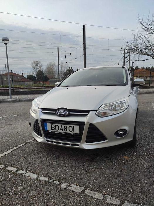 Usado 2014 Ford Focus Titanium Sedan | € 8.000 (Preço justo) - Imagem 1/4
