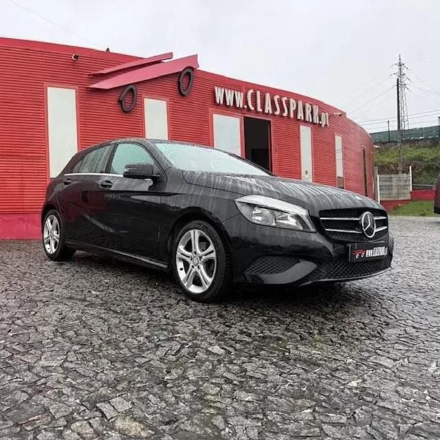 Usado Mercedes A180 Urban 109 HP (80 kW) 2014 Preto