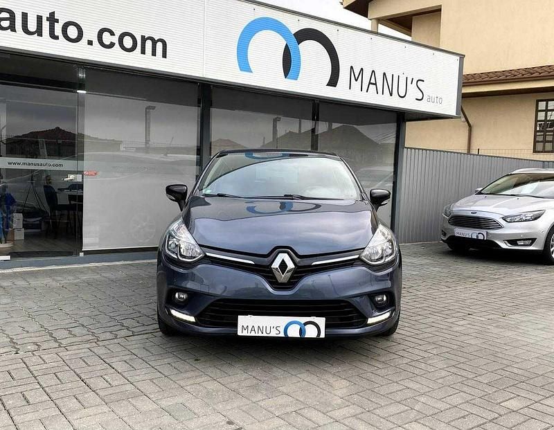 Usado Renault Clio IV 90 HP (66 kW) 2019 Cinzento